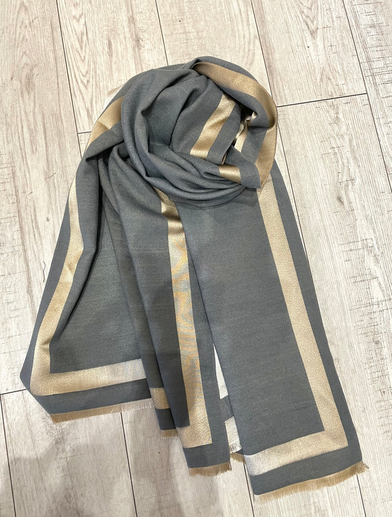 Stay In Line Scarf Grey & Gold